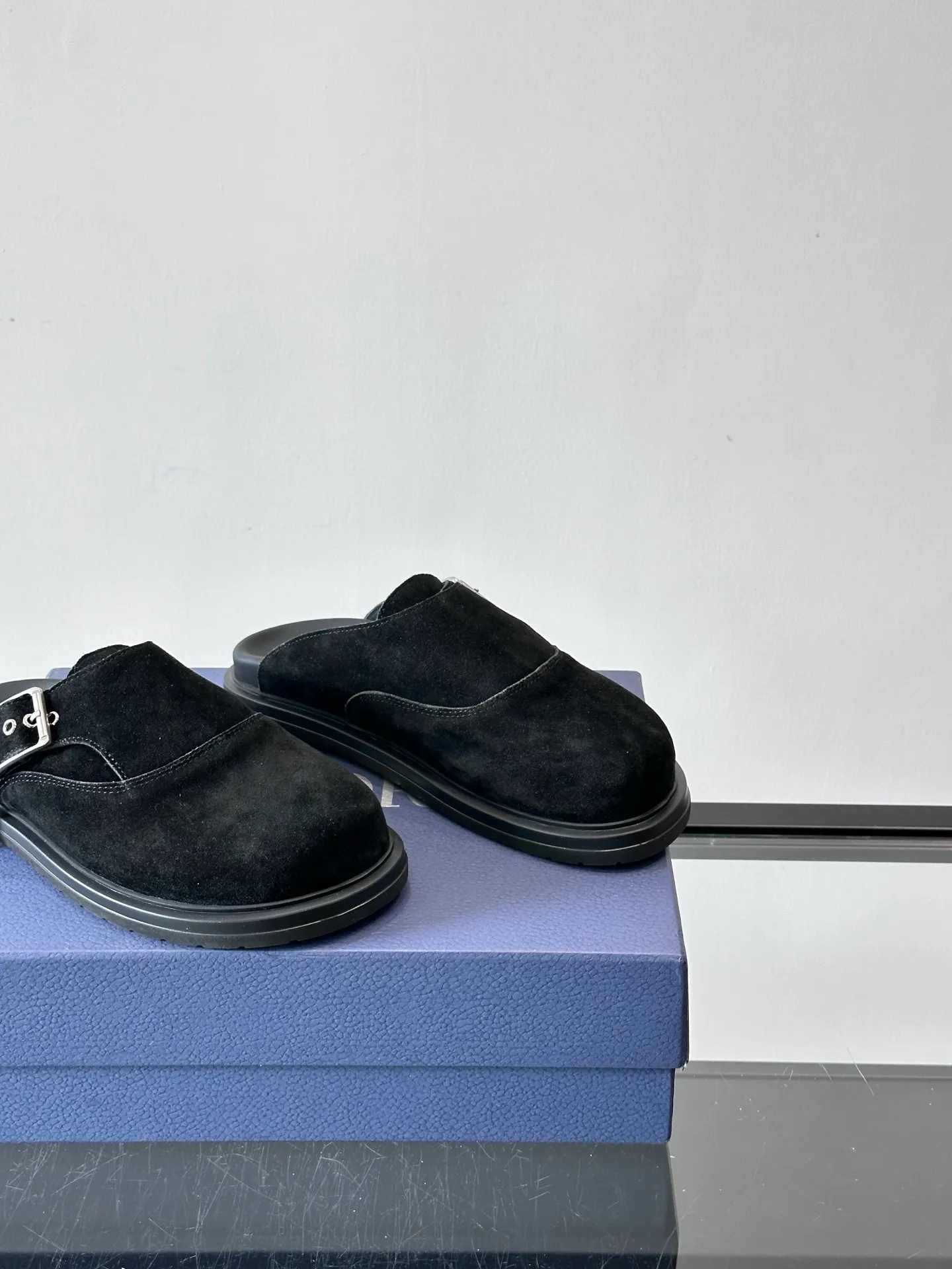 p360 "Dio＊" new men's printed toe-toe mules, classic presbyopia pattern + black EVA sole, low-key and high-end! Baotou design + metal buckle, perfect details, more comfortable and stable to wear✨, very versatile for daily outings or light luxury occasions. Oblique print is Dior's signature element. It is highly recognizable and full of fashion sense. It is a must-have for quality enthusiasts! 👟 size：38-44